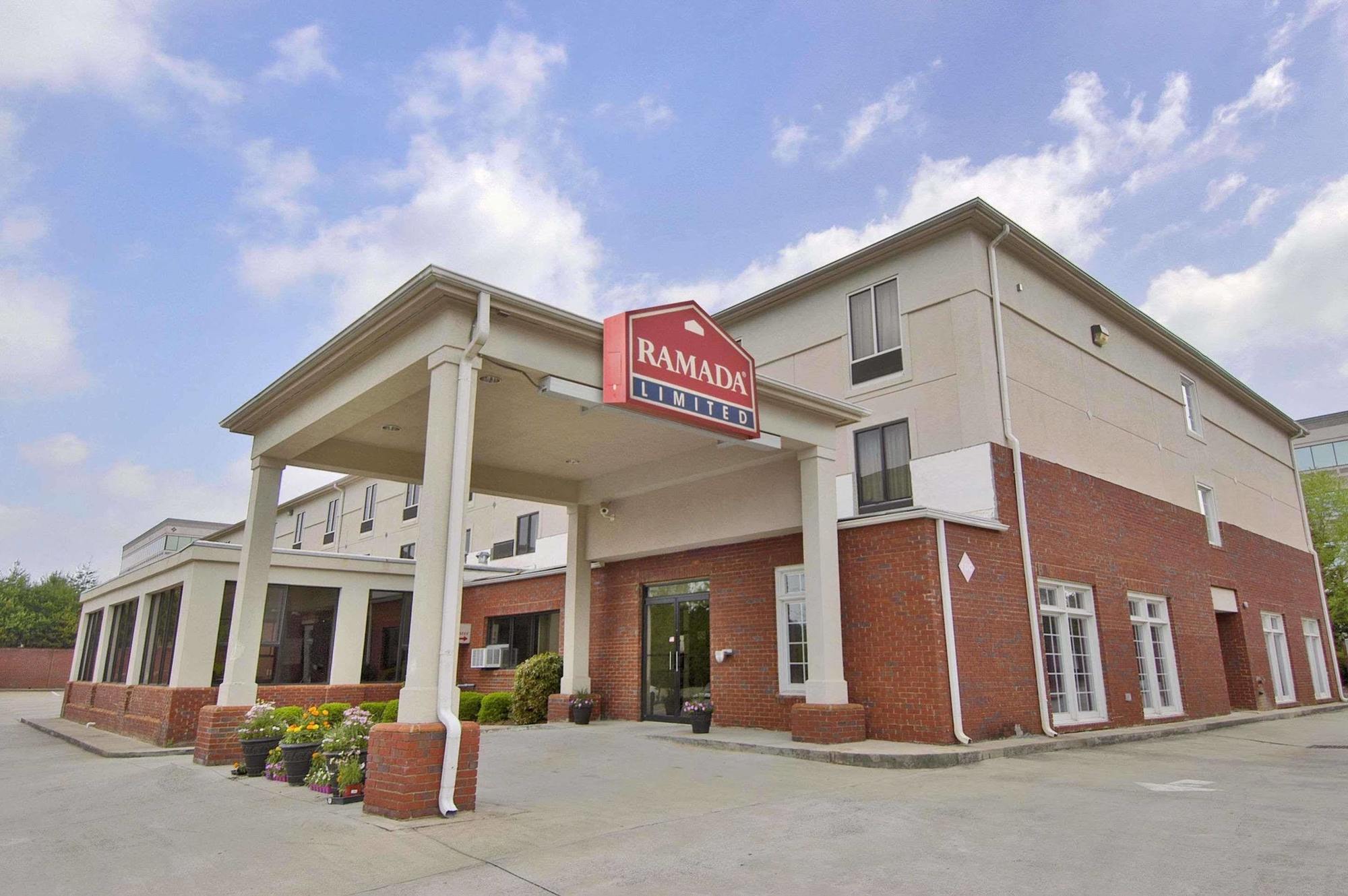 Ramada By Wyndham Alpharetta Atlanta North Hotel Bagian luar foto